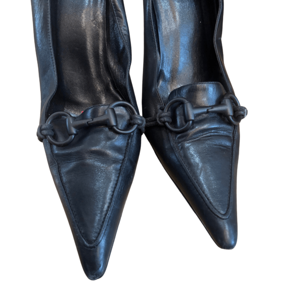 Gucci F/W 00'-01' Point Toe Leather Pumps with Horsebit Buckle - Image 3
