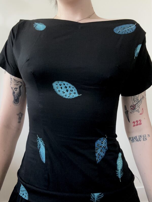 1950s Feather Print Drop Waist Dress - Image 3