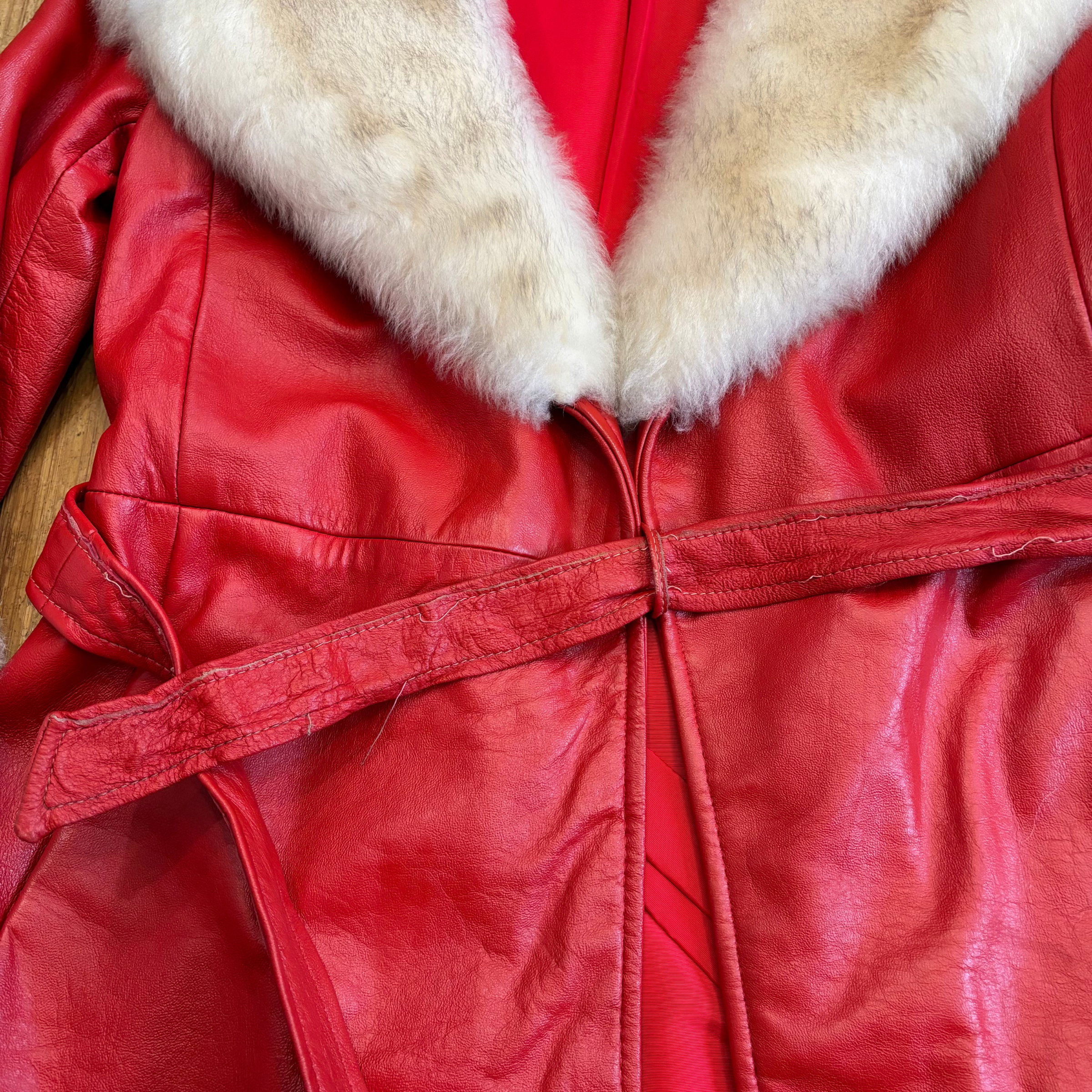 1970s Red Leather and Shearling Fur Trim Tie Coat - Image 11